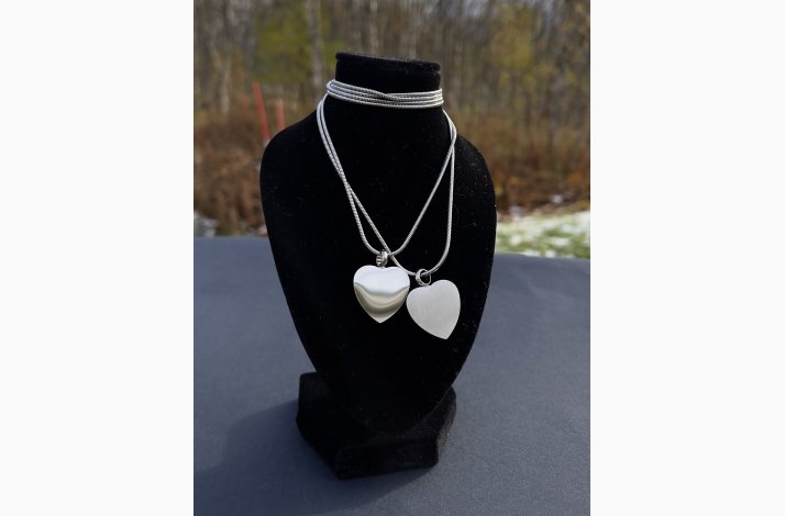 Hjertesmykke i st�l