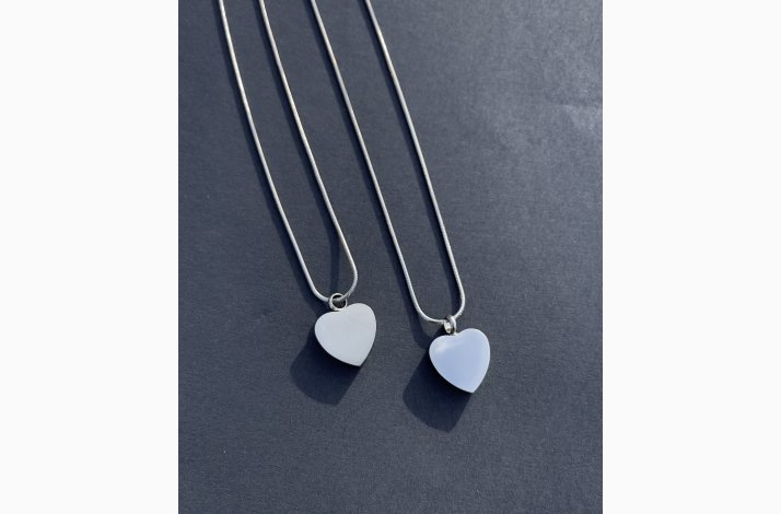 Hjertesmykke i st�l