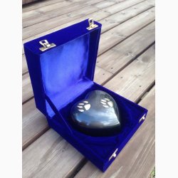 Medium messinghjerte med poter, opp til ca 10 kg